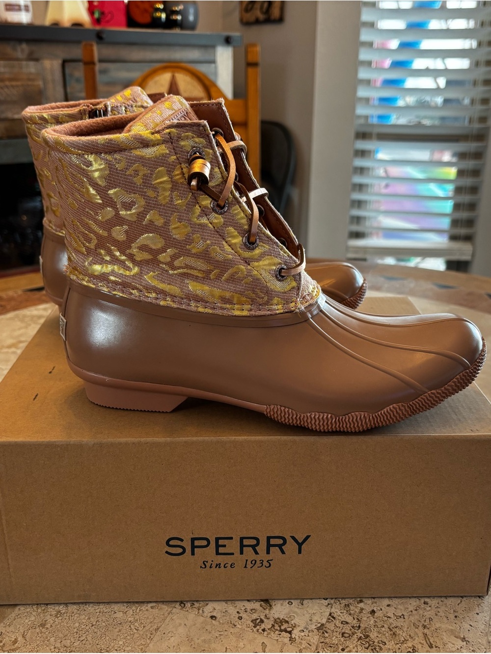 Sperry Saltwater LeoJac Rose Duck Boots Gold Leopard Print Women’s Size 9